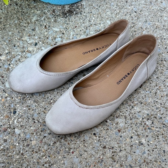 Lucky Brand Flats size 7.5 women’s - Picture 1 of 5
